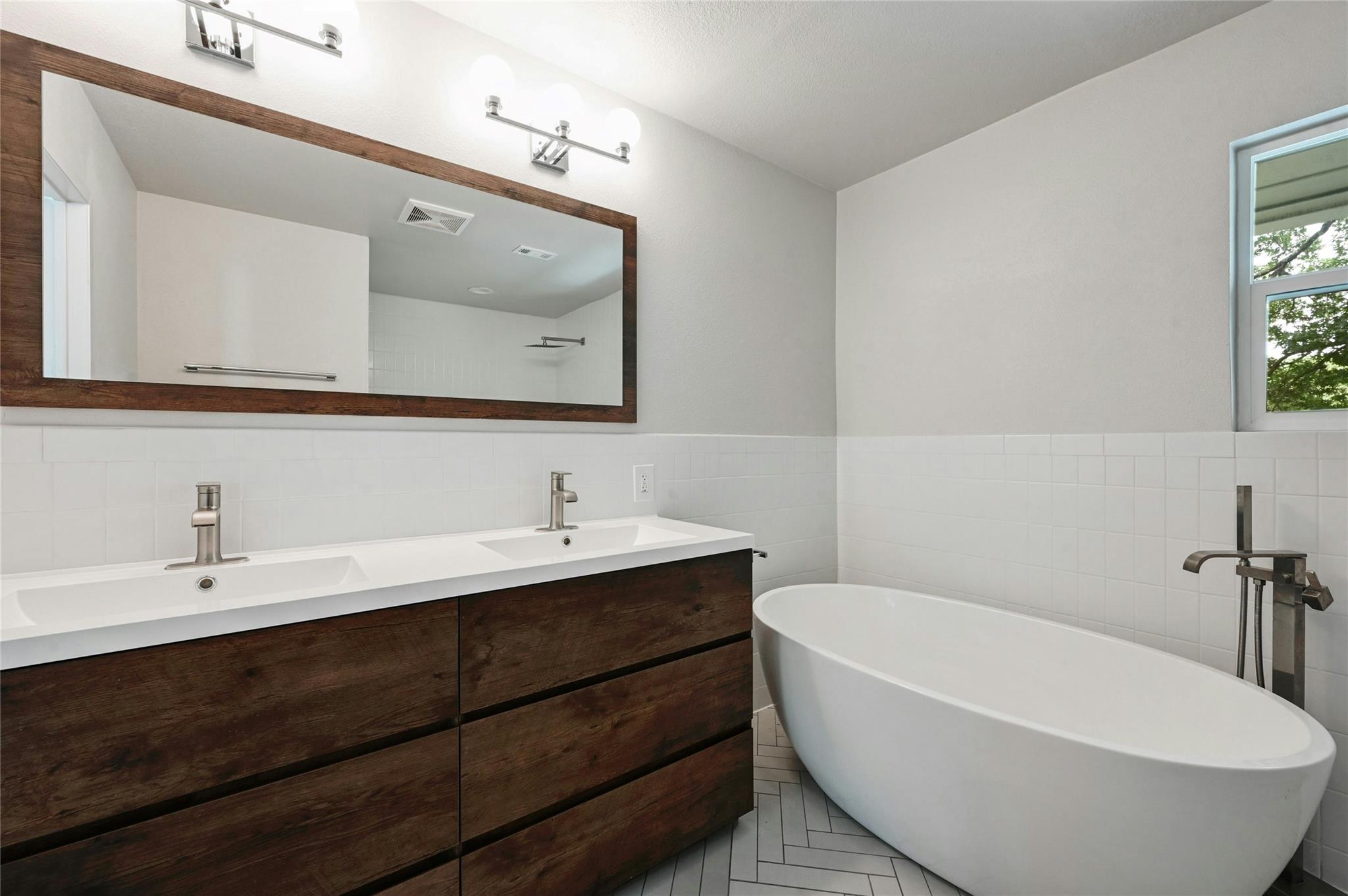 1305 Kenwood Ave Property Photo 20
