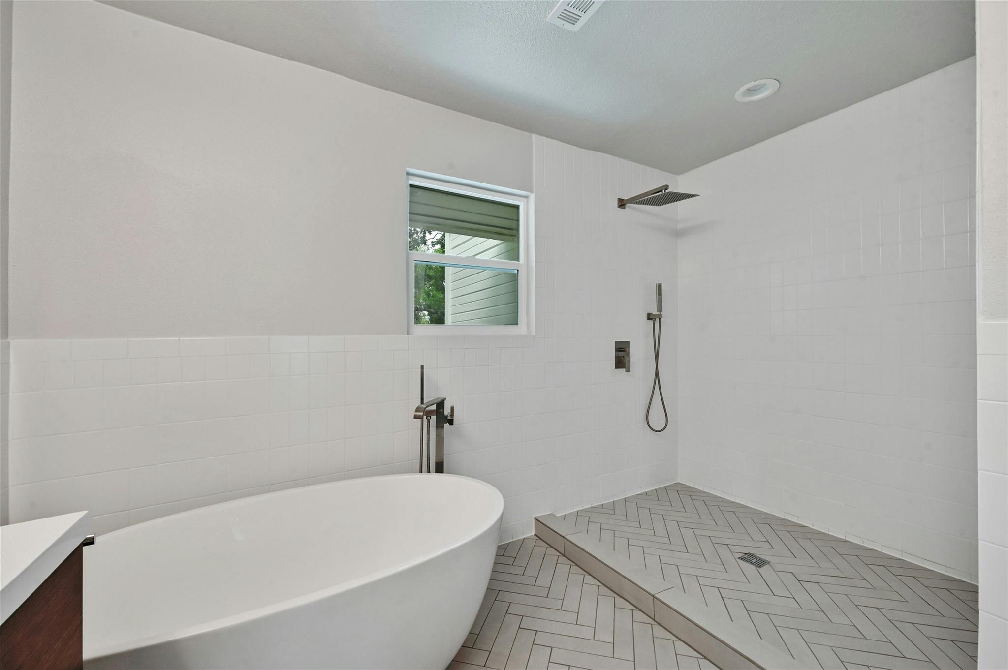 1305 Kenwood Ave Property Photo 21