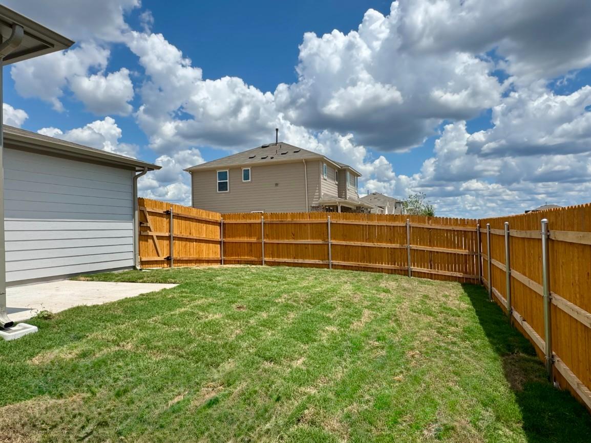 5821 Jennifer Pasture Path Property Photo 7