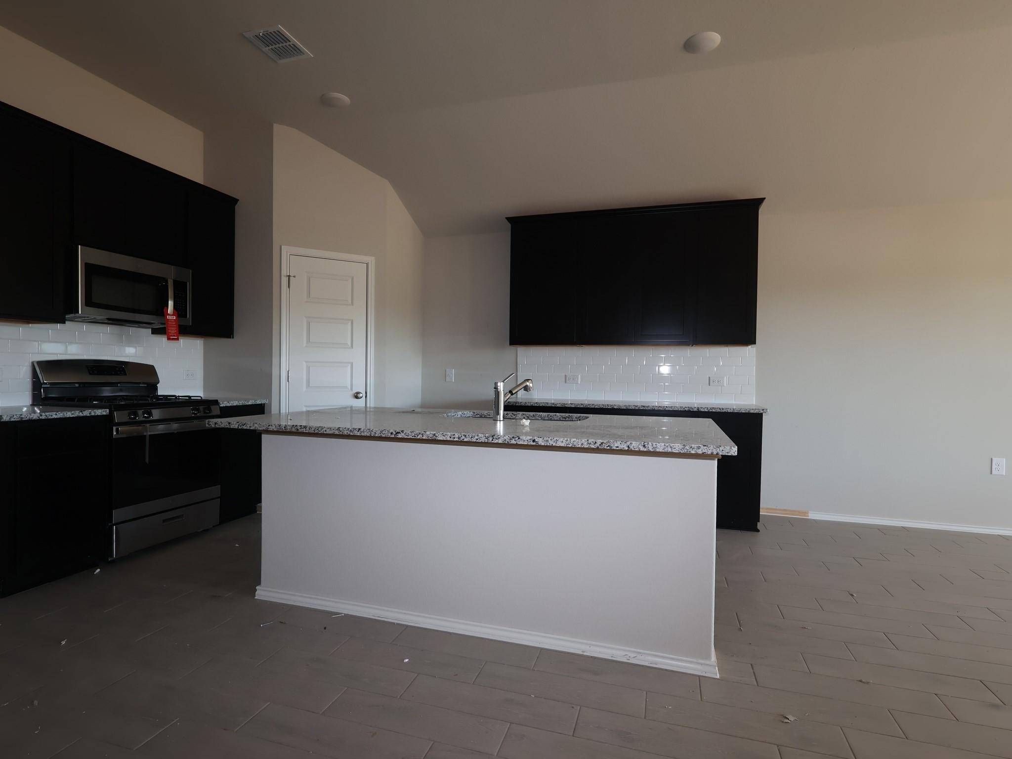 7412 Pullman Cv Property Photo 2