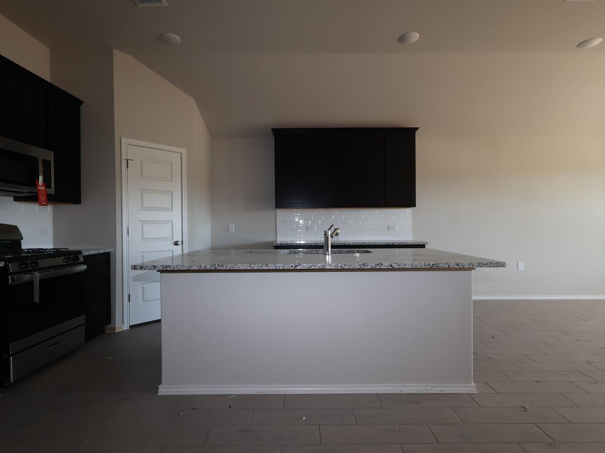 7412 Pullman Cv Property Photo 3