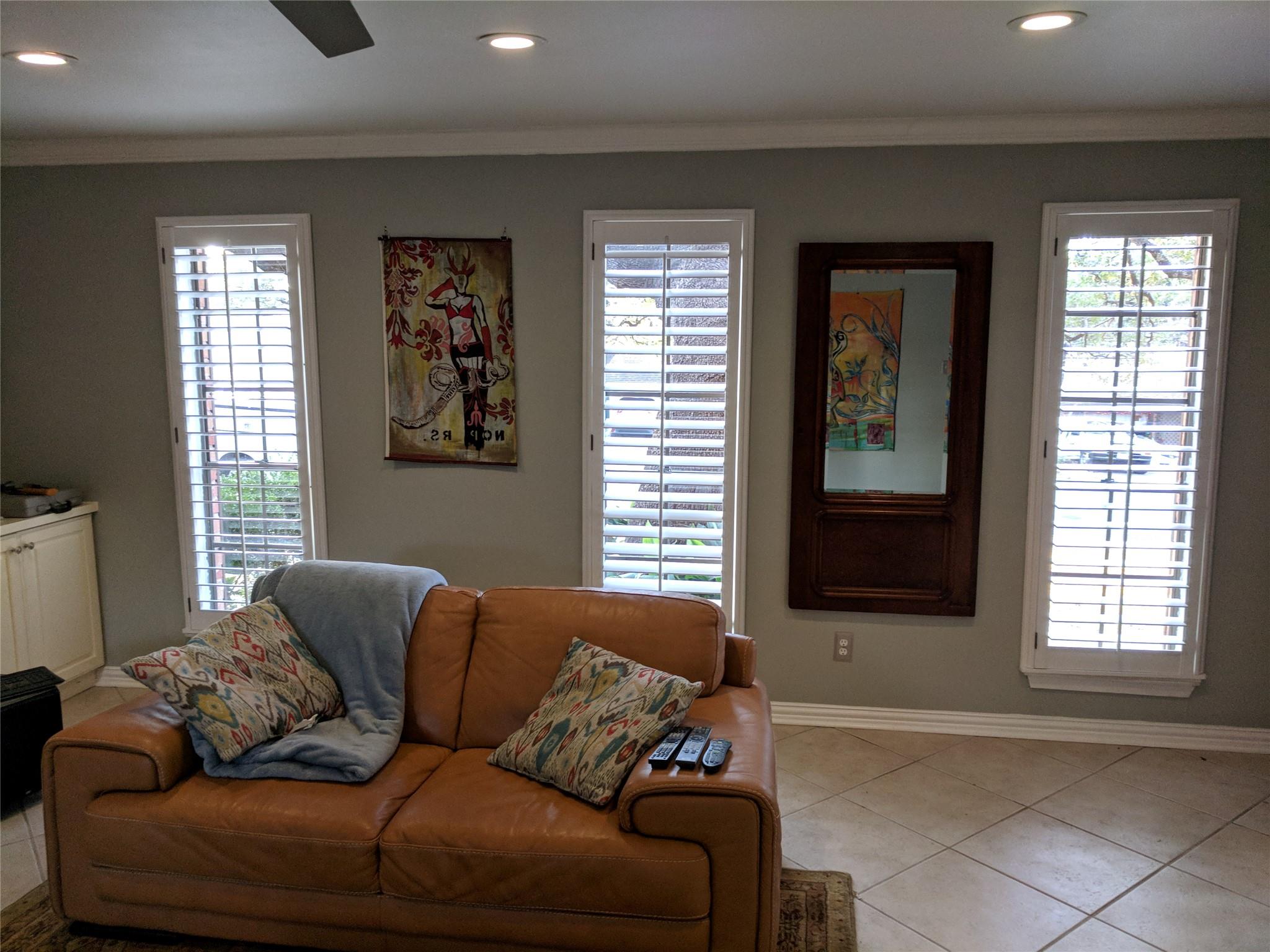 8415 Loralinda Dr Property Photo 4