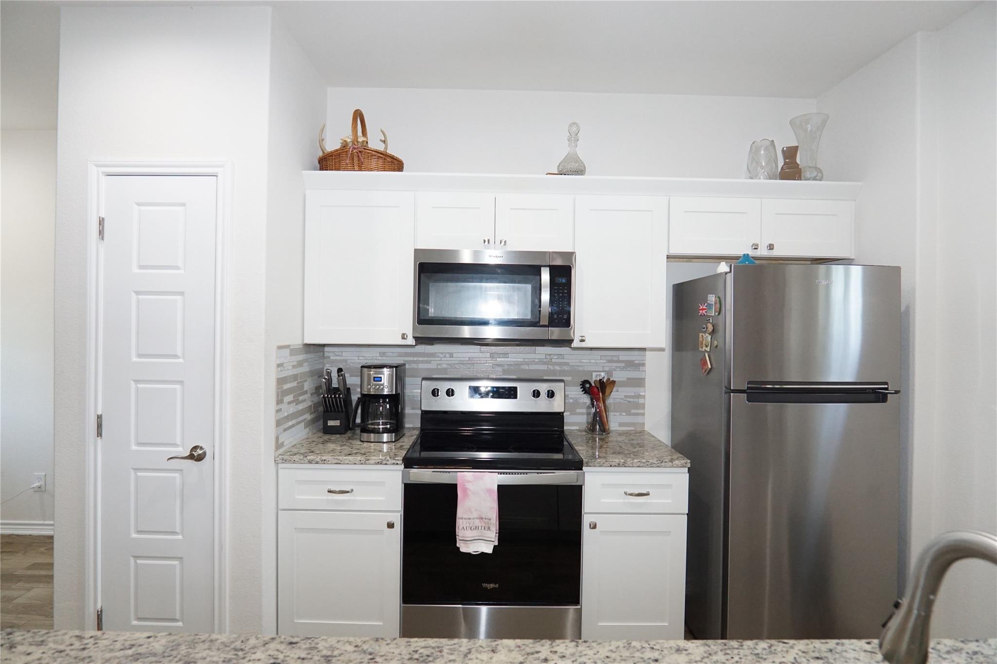 2540 Contour Dr Property Photo 2