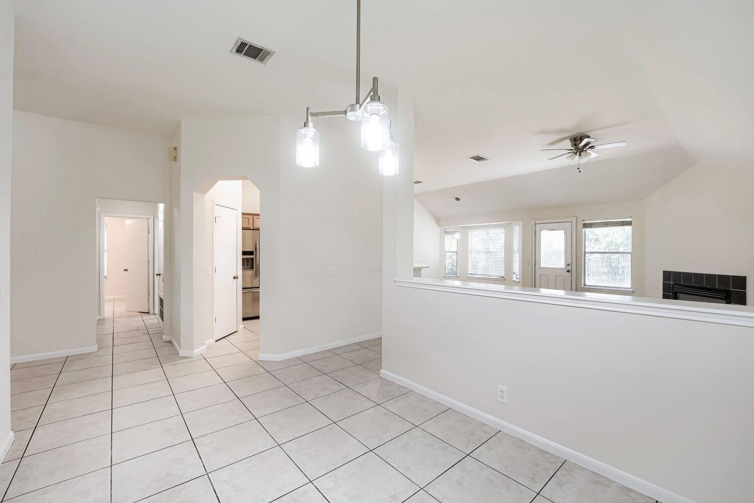 409 Willowbrook Dr Property Photo 4