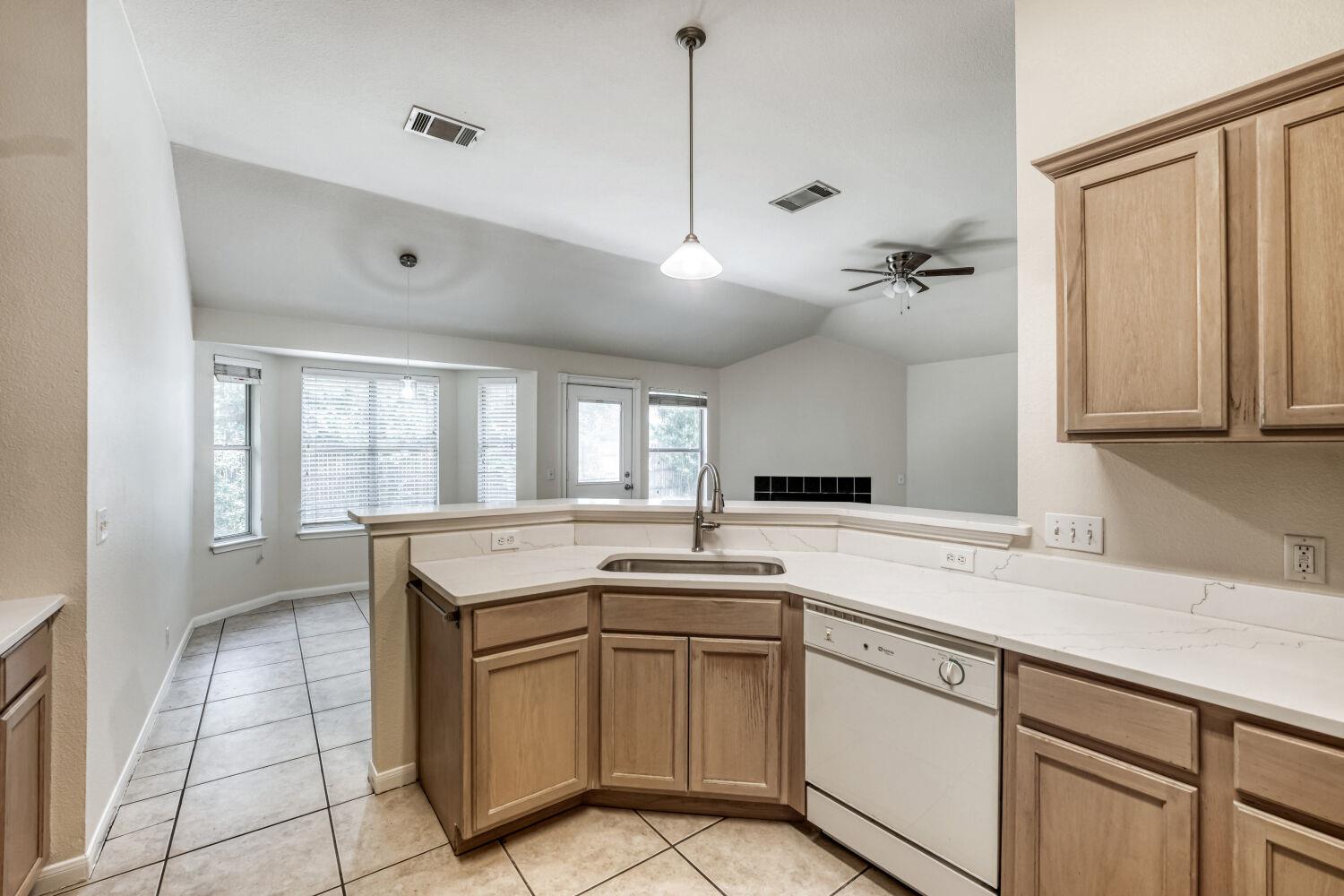 409 Willowbrook Dr Property Photo 12