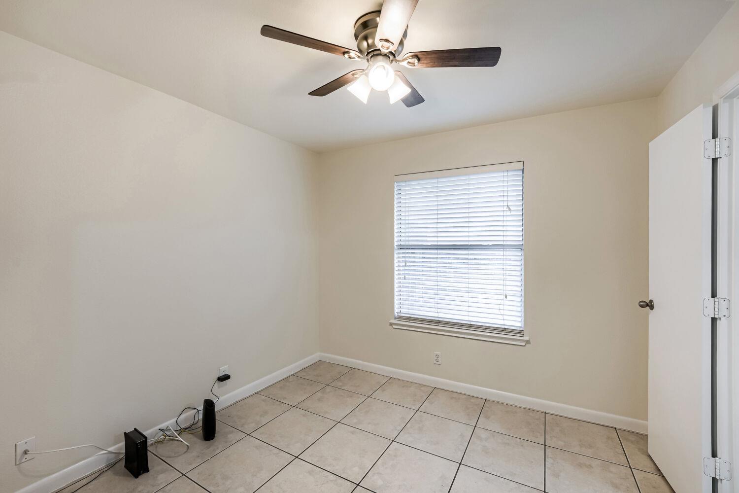 409 Willowbrook Dr Property Photo 24