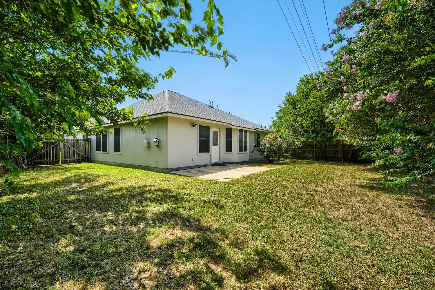 409 Willowbrook Dr Property Photo 27