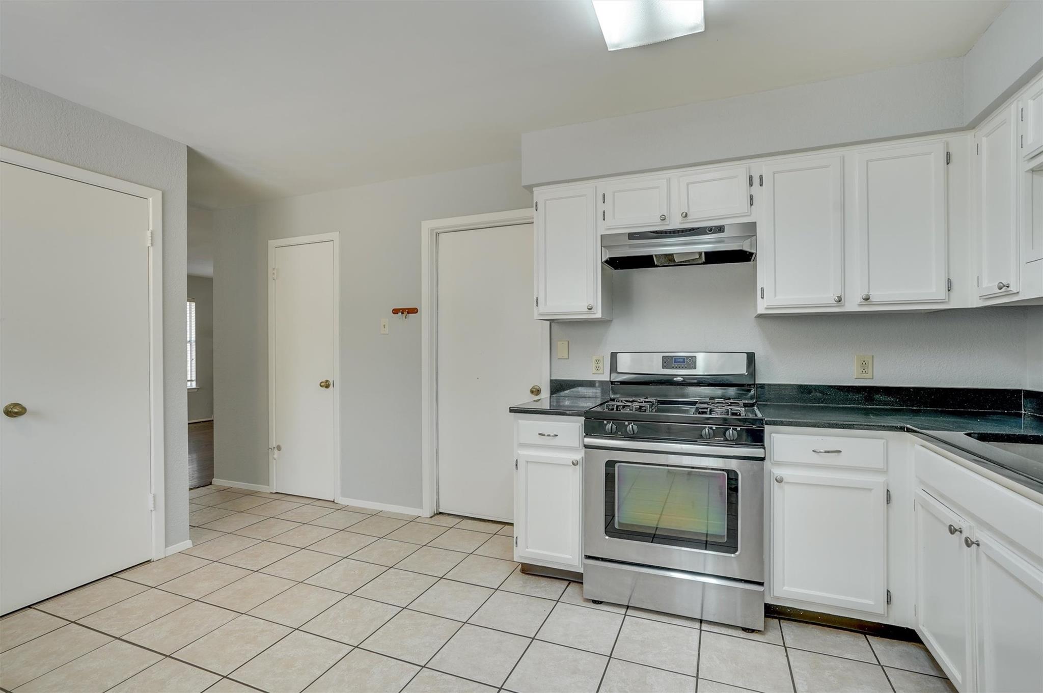 12716 Margit Dr Property Photo 6
