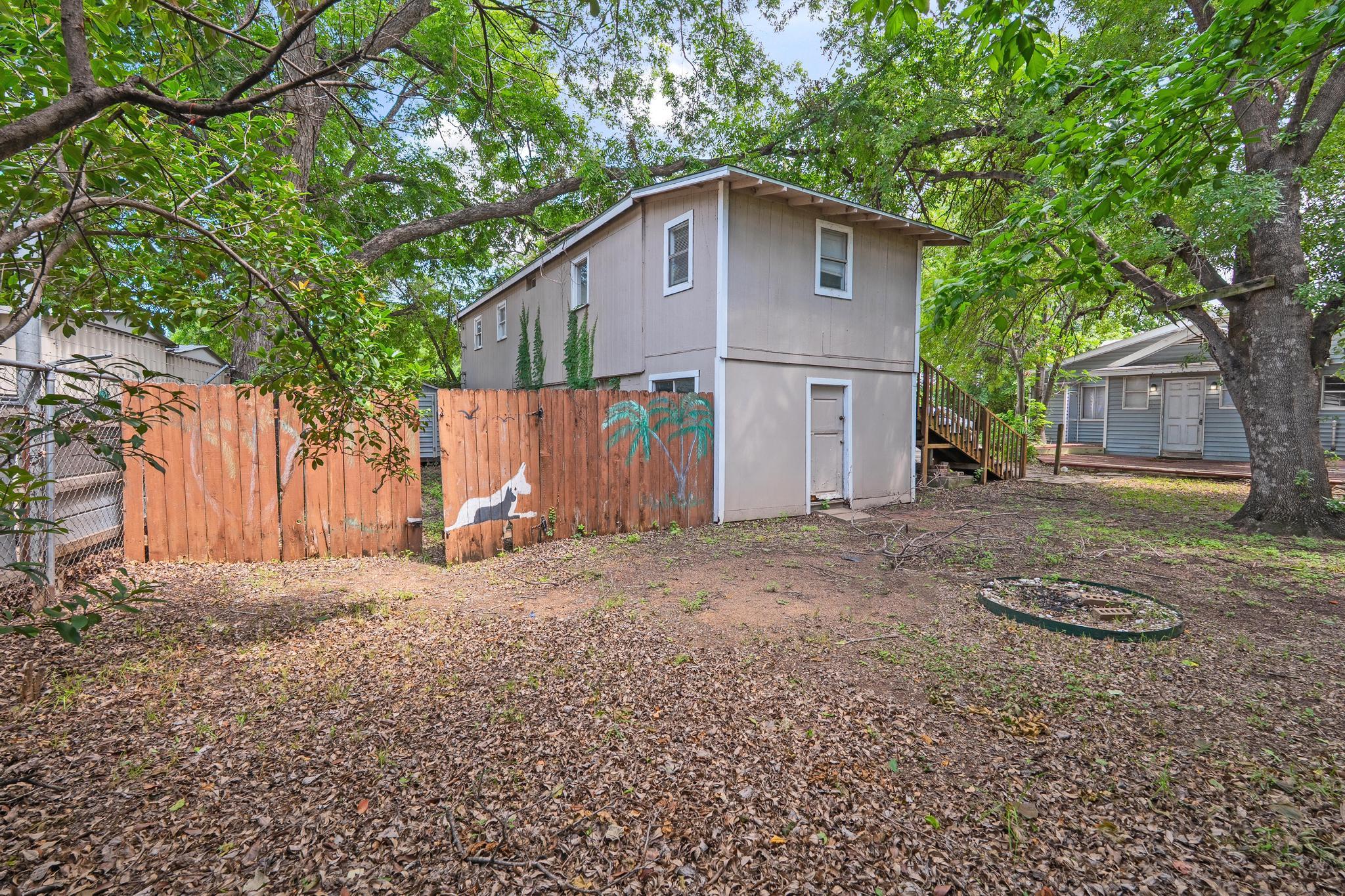 4616 E Cesar Chavez St #1 Property Photo 2