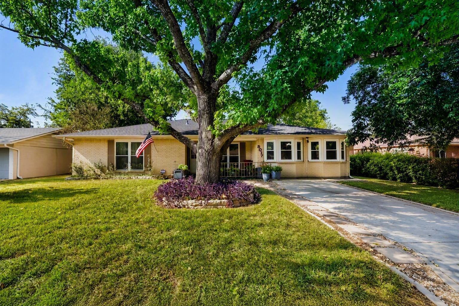 3017 Val Dr Property Photo 1