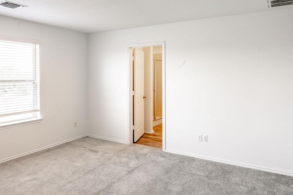 448 English Oak St Property Photo 15