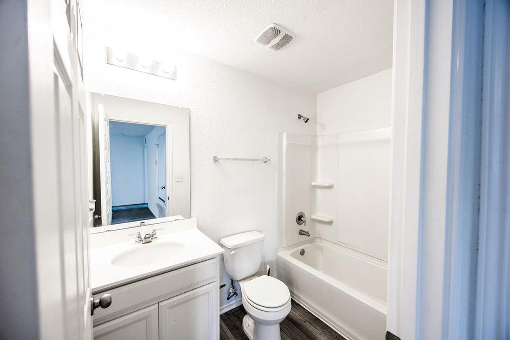 448 English Oak St Property Photo 21
