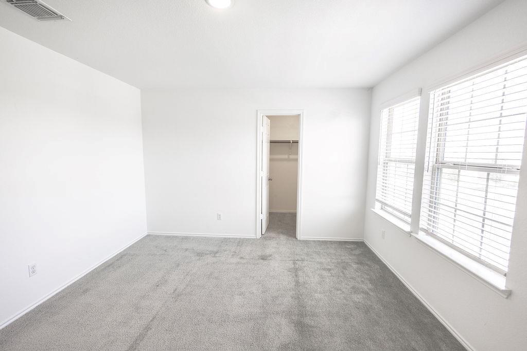 448 English Oak St Property Photo 25