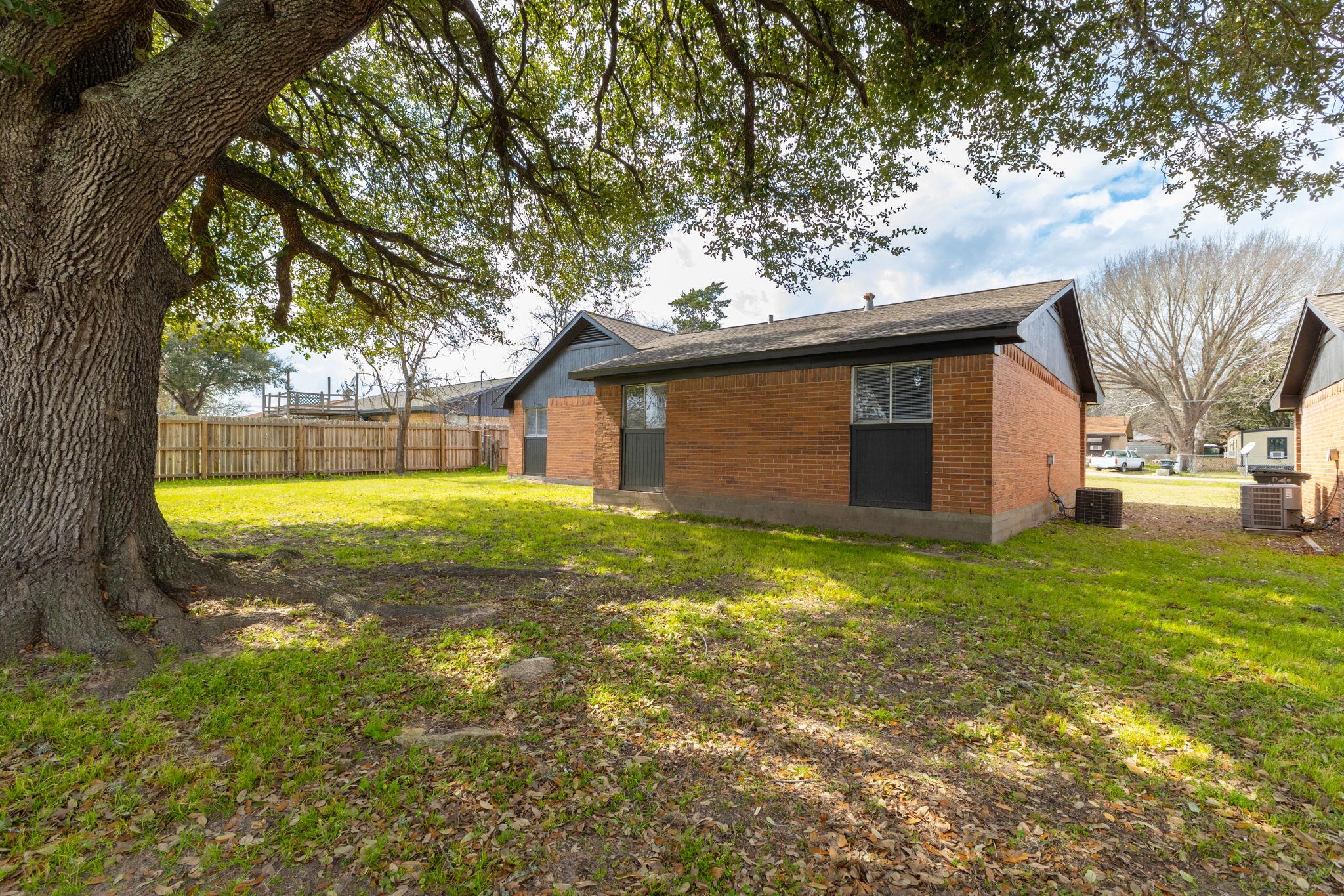 889 & 890 Lake St 889 A&b 890 A&b Property Photo 20