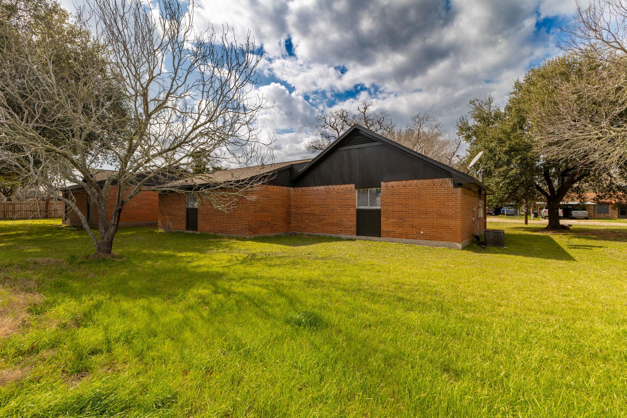 889 & 890 Lake St 889 A&b 890 A&b Property Photo 39