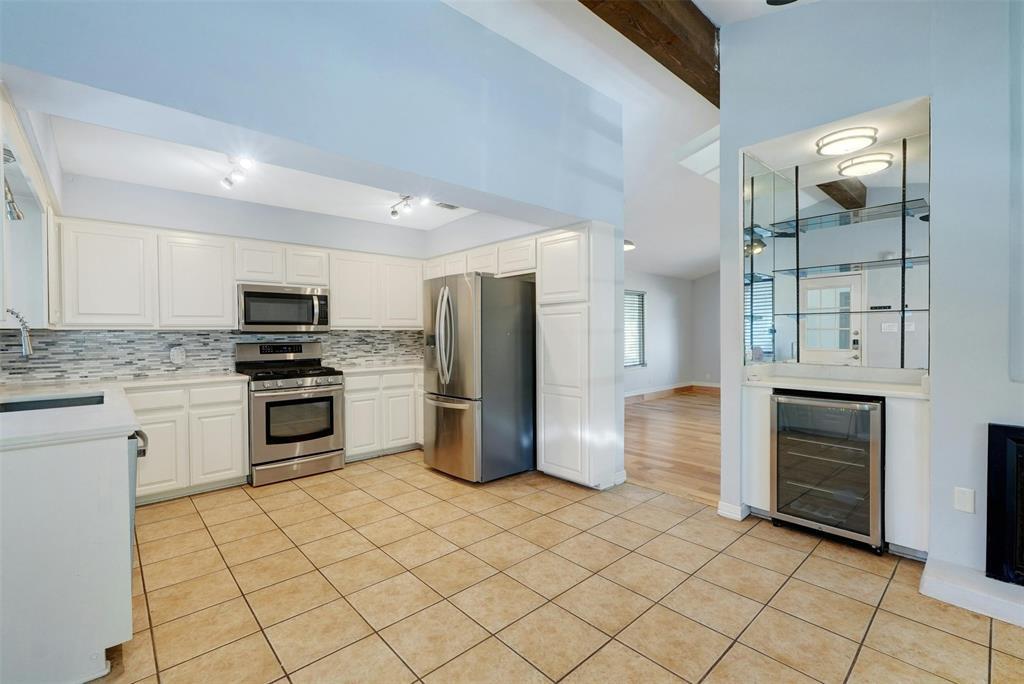 4402 Balcones Woods Dr Property Photo 9