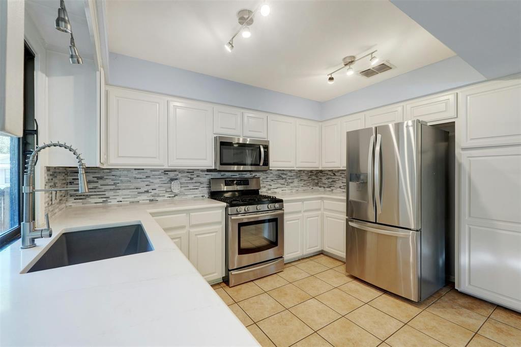 4402 Balcones Woods Dr Property Photo 11