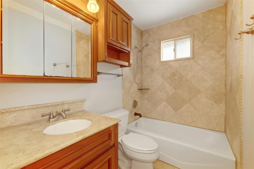 4402 Balcones Woods Dr Property Photo 21