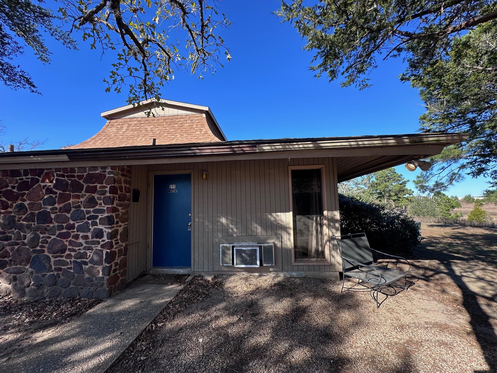 126 Conference Dr #211 Property Photo 1