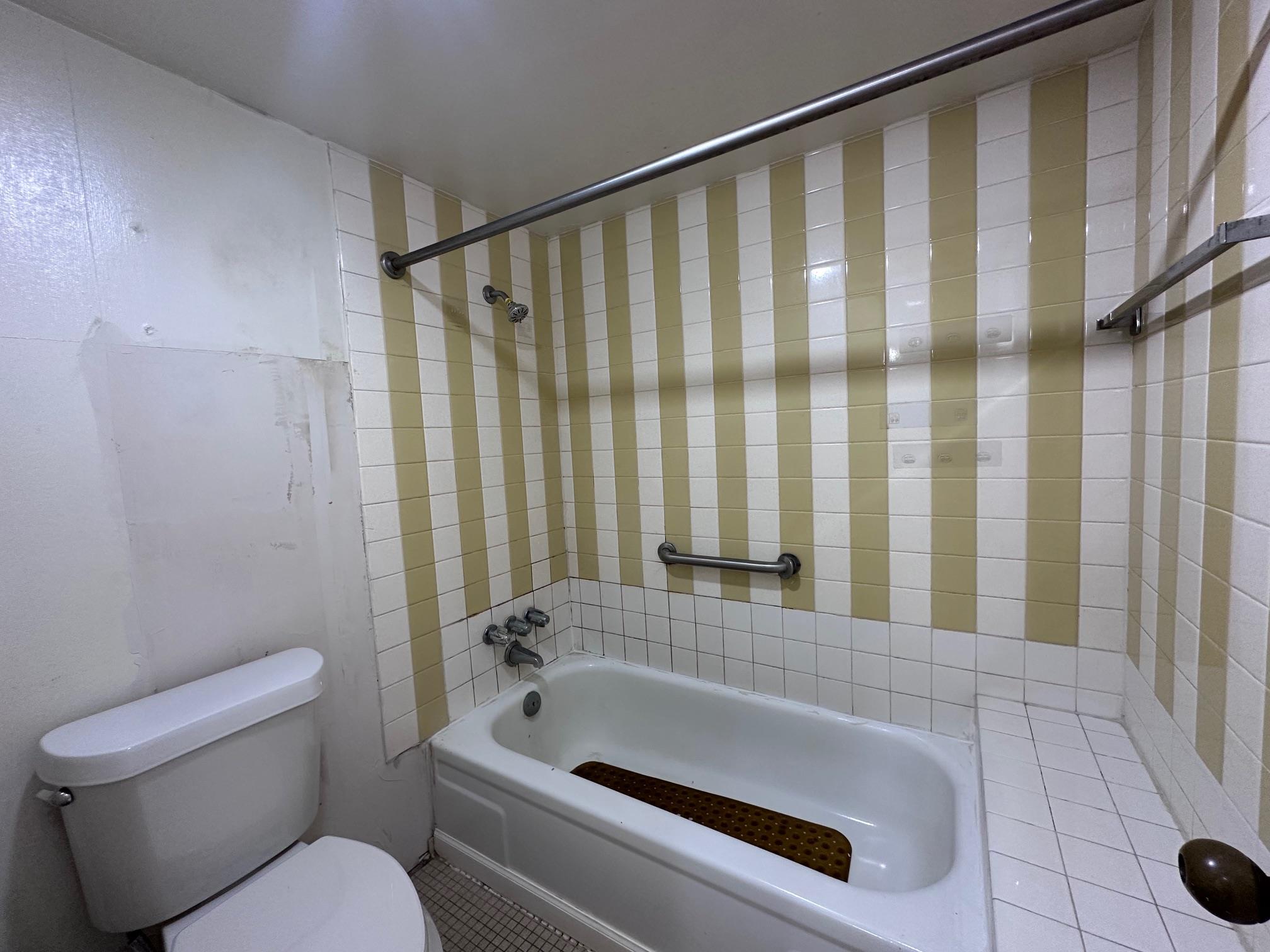126 Conference Dr #211 Property Photo 11