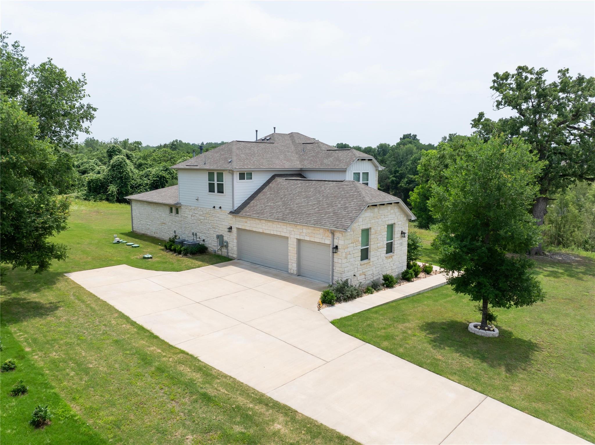 121 Black Talon Ln Property Photo 32
