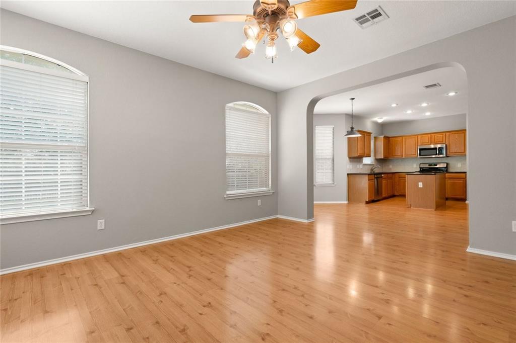 2633 Bolton St Property Photo 6