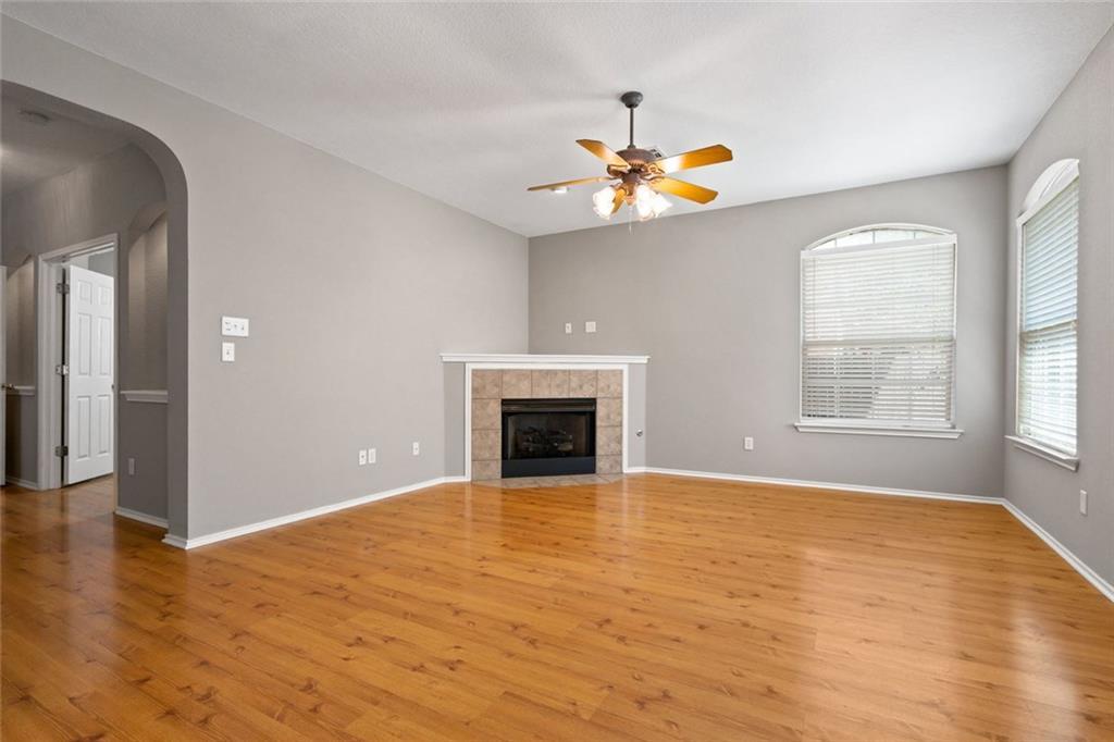 2633 Bolton St Property Photo 7