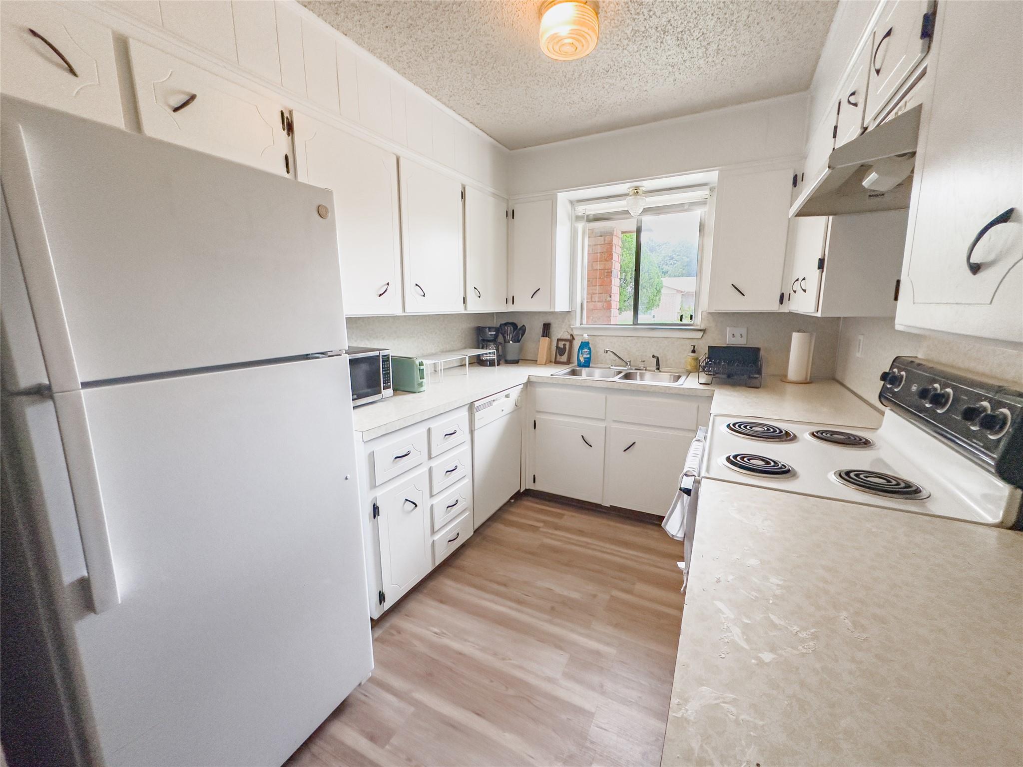 1408 Hammond Dr Property Photo 7