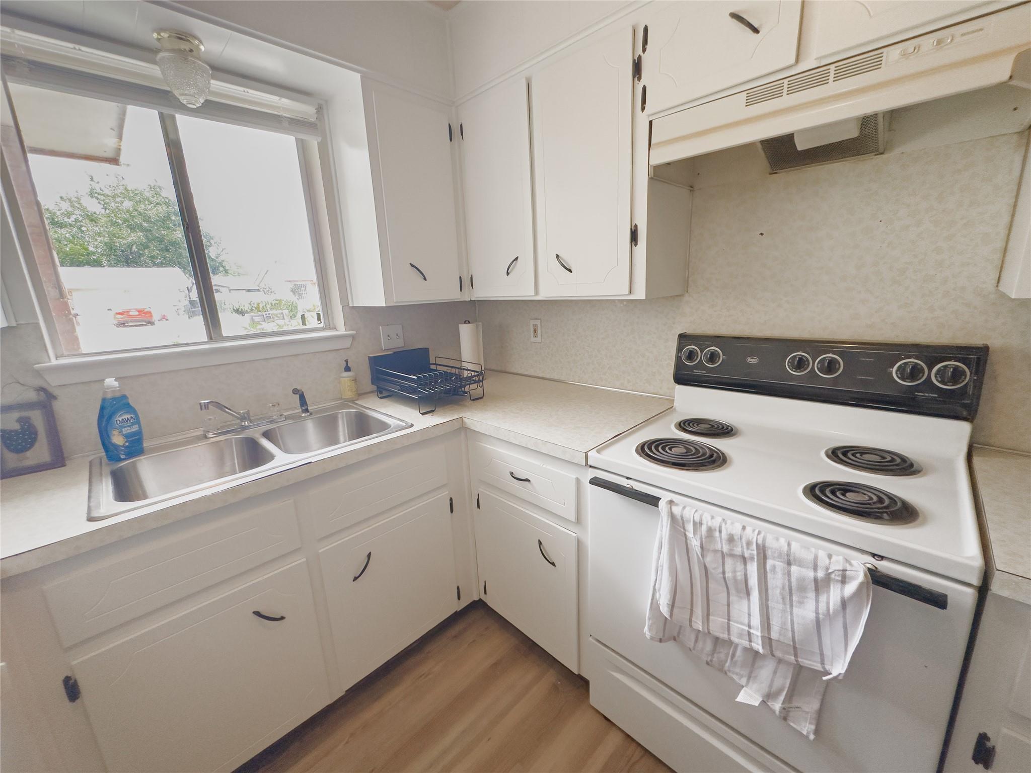 1408 Hammond Dr Property Photo 8