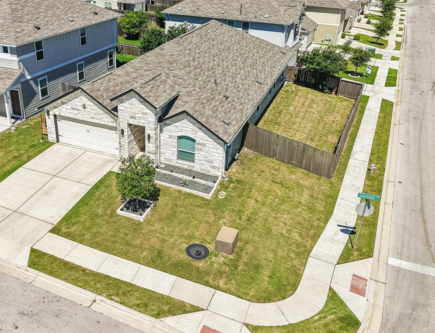 10700 Sentinel Dr Property Photo 3