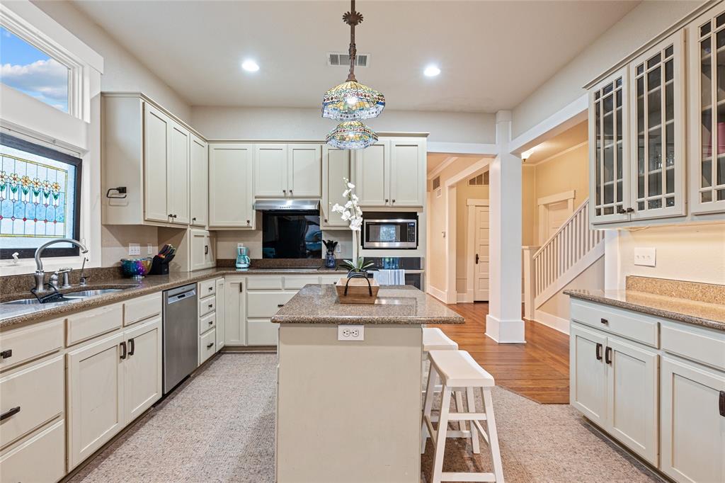 1211 Lexington St Property Photo 16