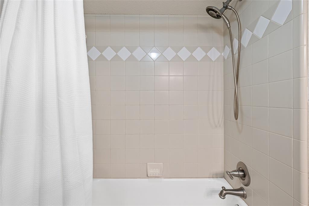 1211 Lexington St Property Photo 31