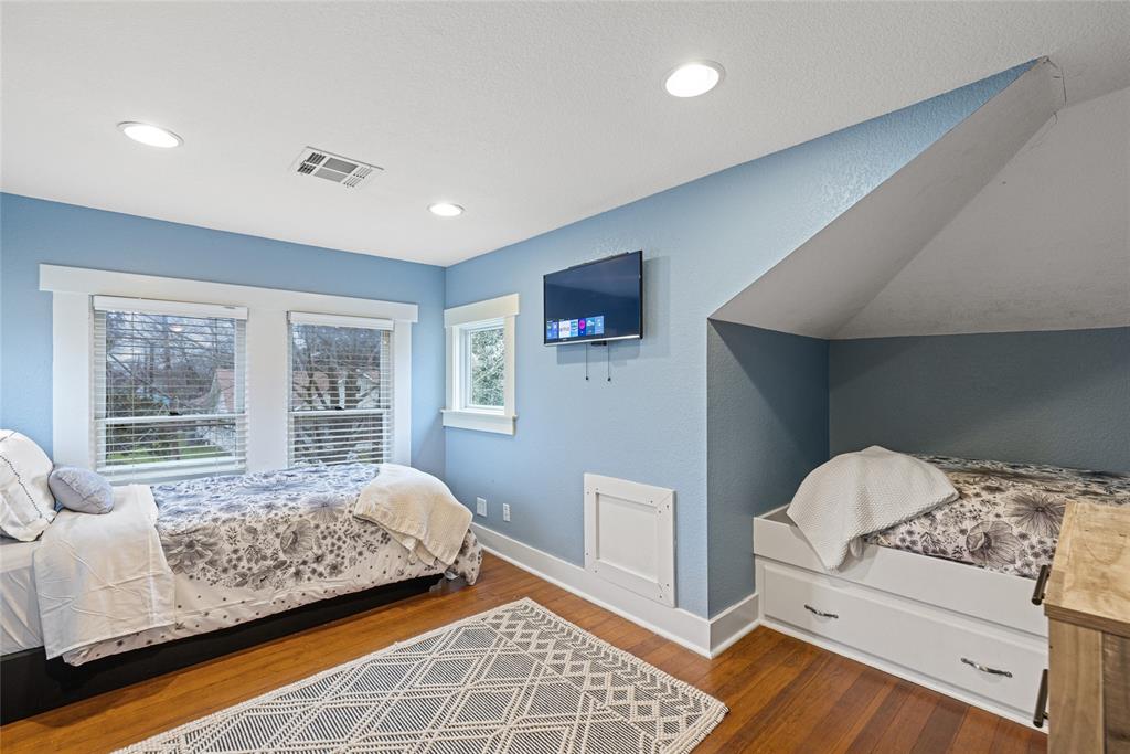 1211 Lexington St Property Photo 32