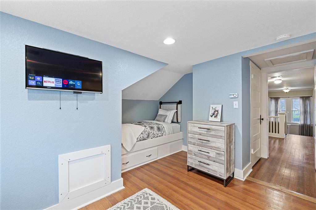 1211 Lexington St Property Photo 33