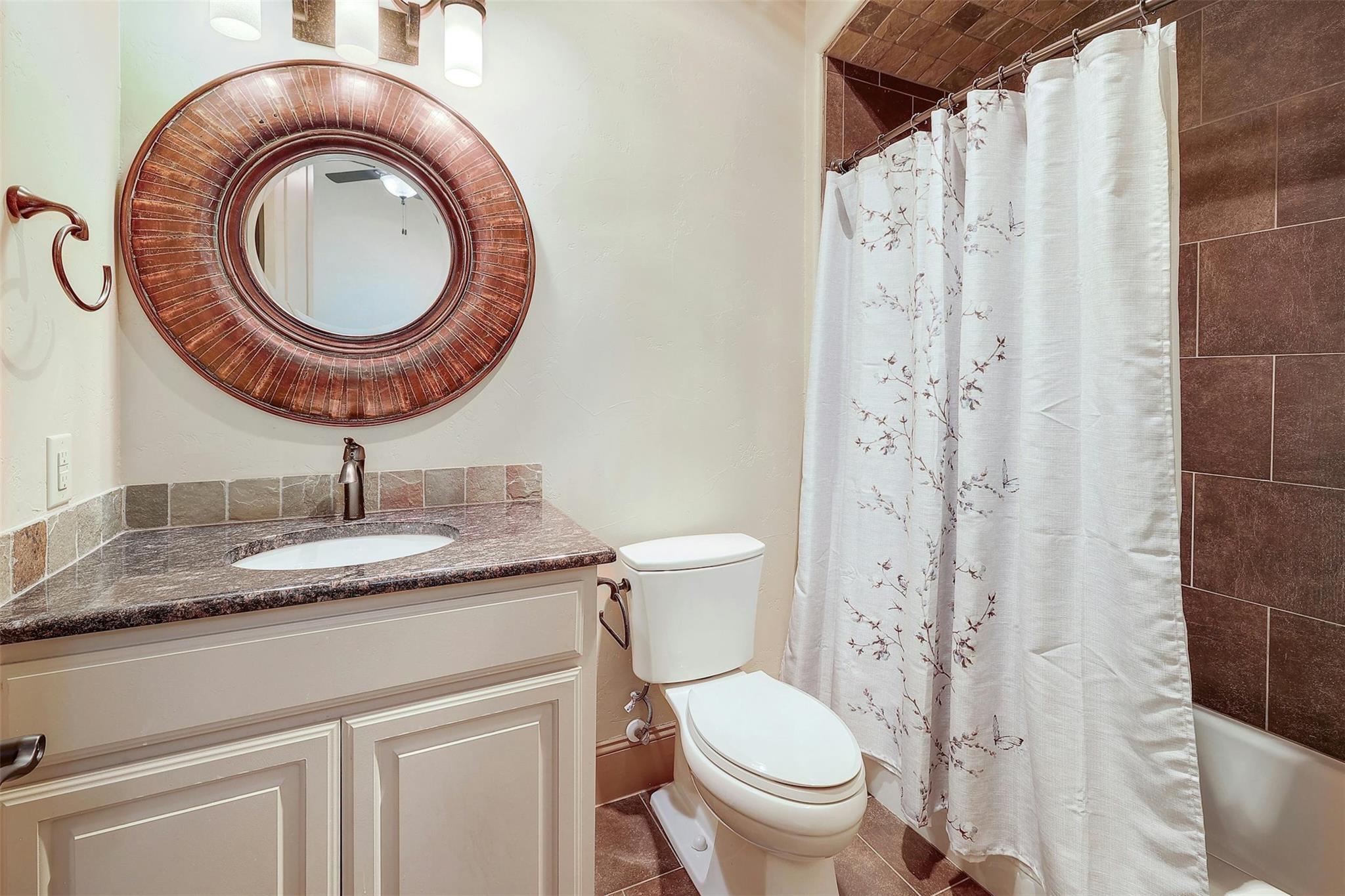 8518479 Property Photo 21