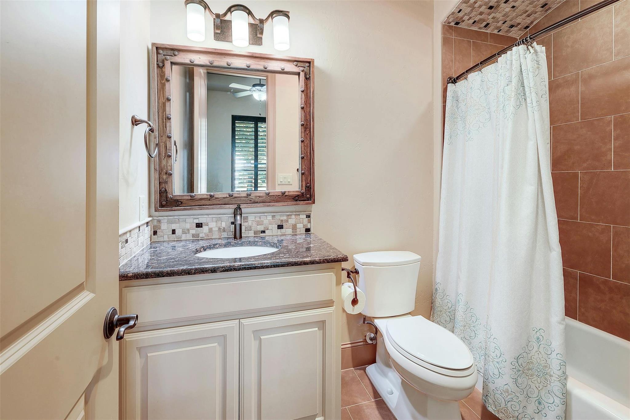 8518479 Property Photo 26