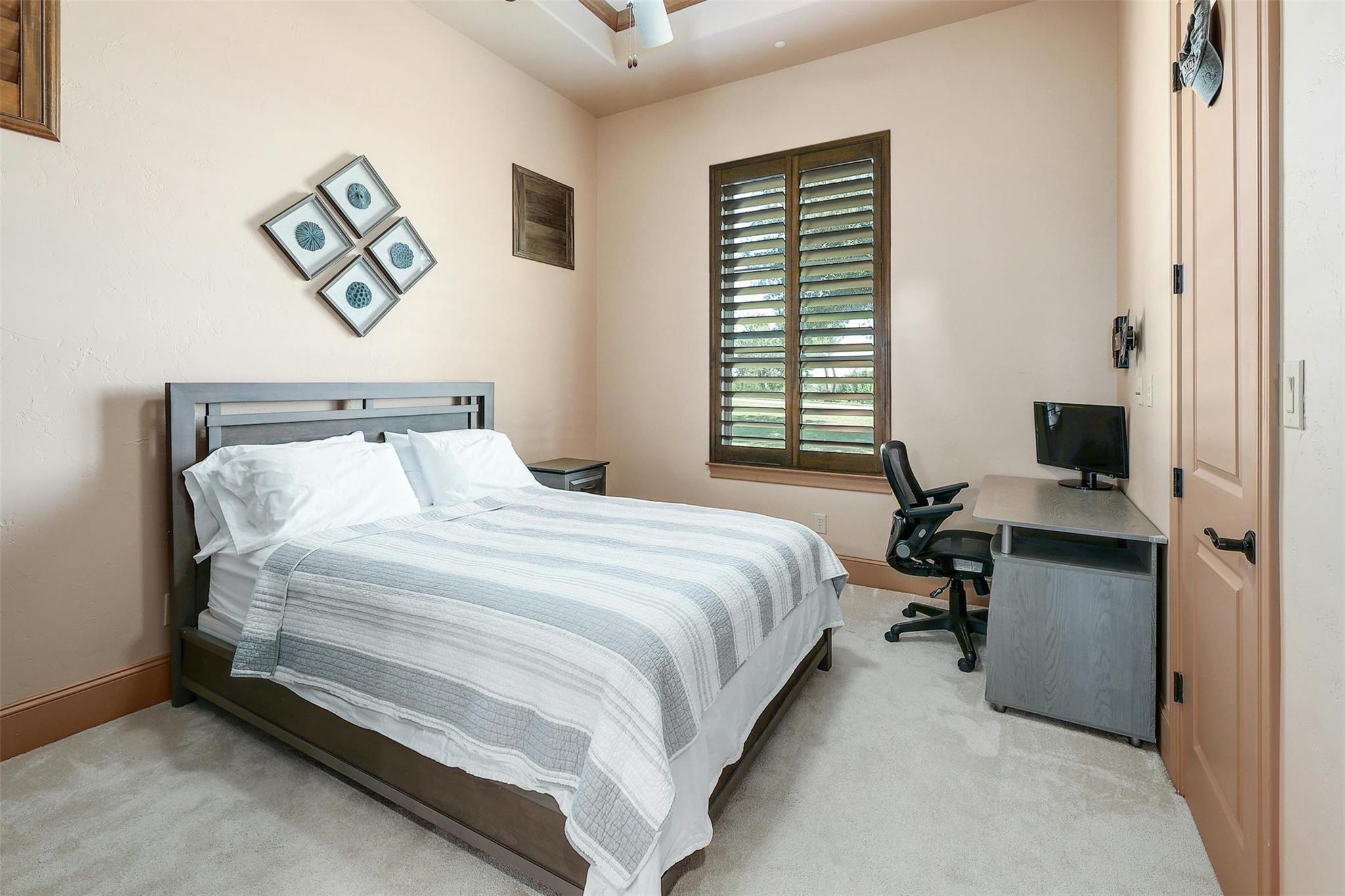 8518479 Property Photo 27