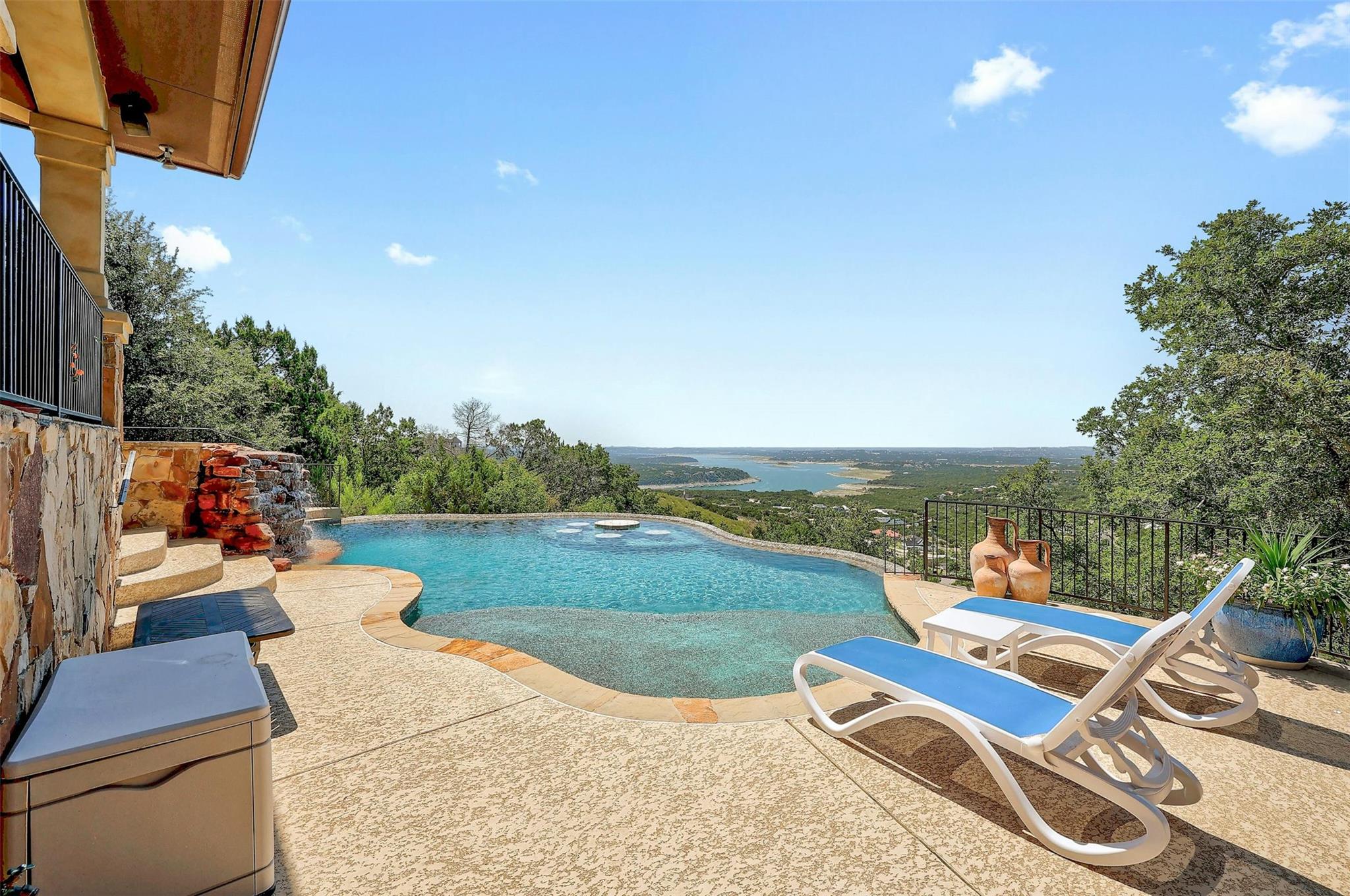 8518479 Property Photo 33