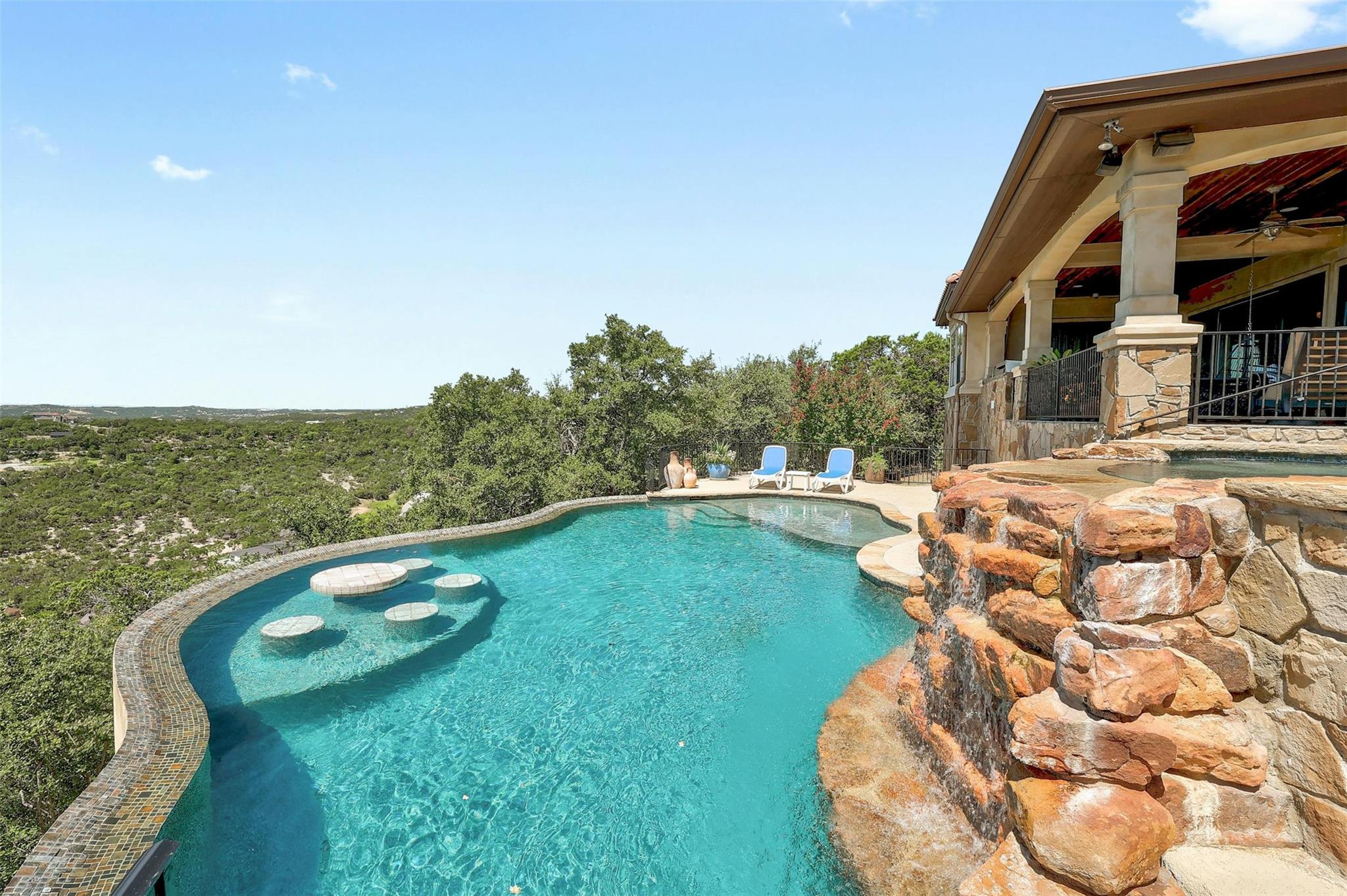 8518479 Property Photo 35