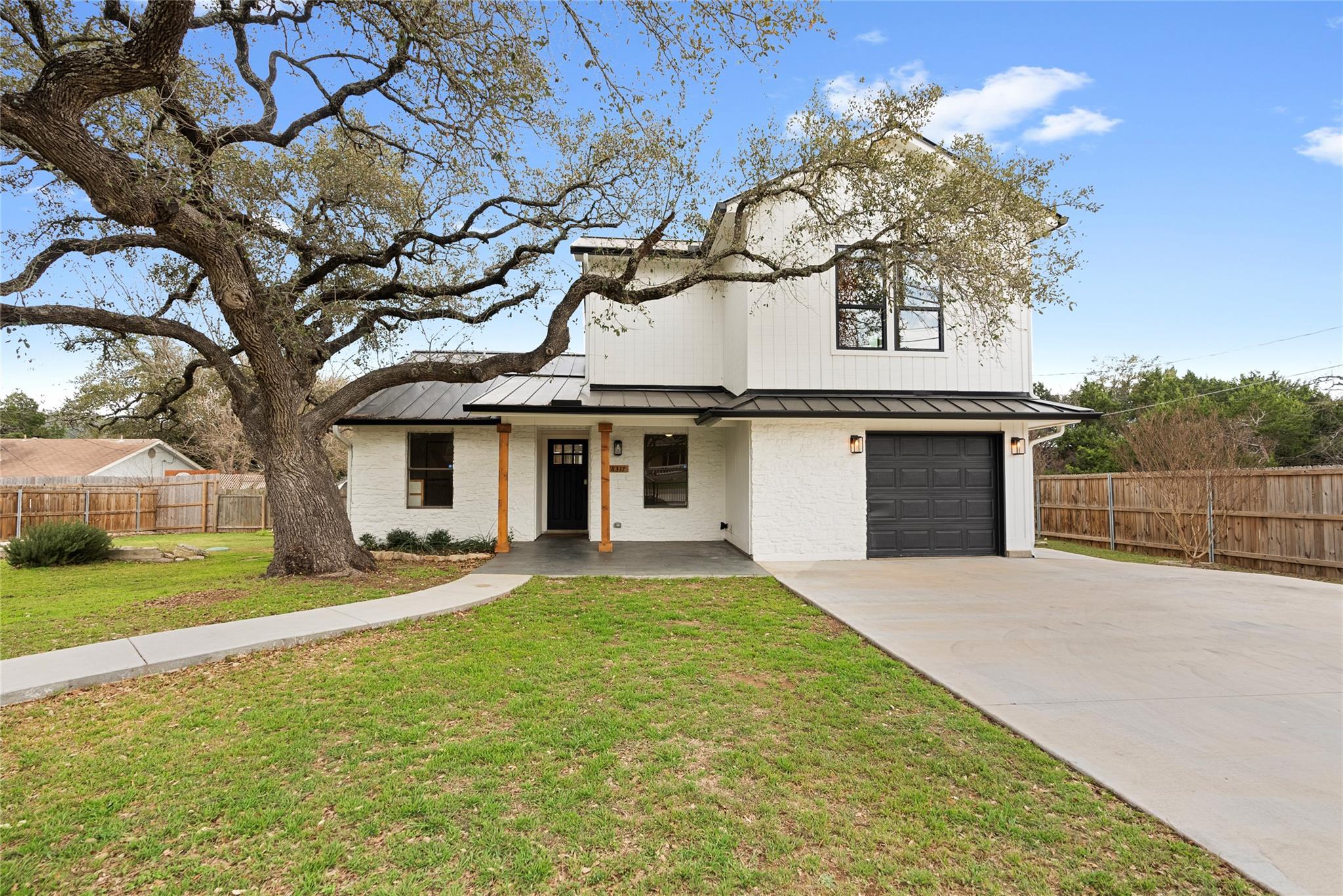 18317 Center St Property Photo