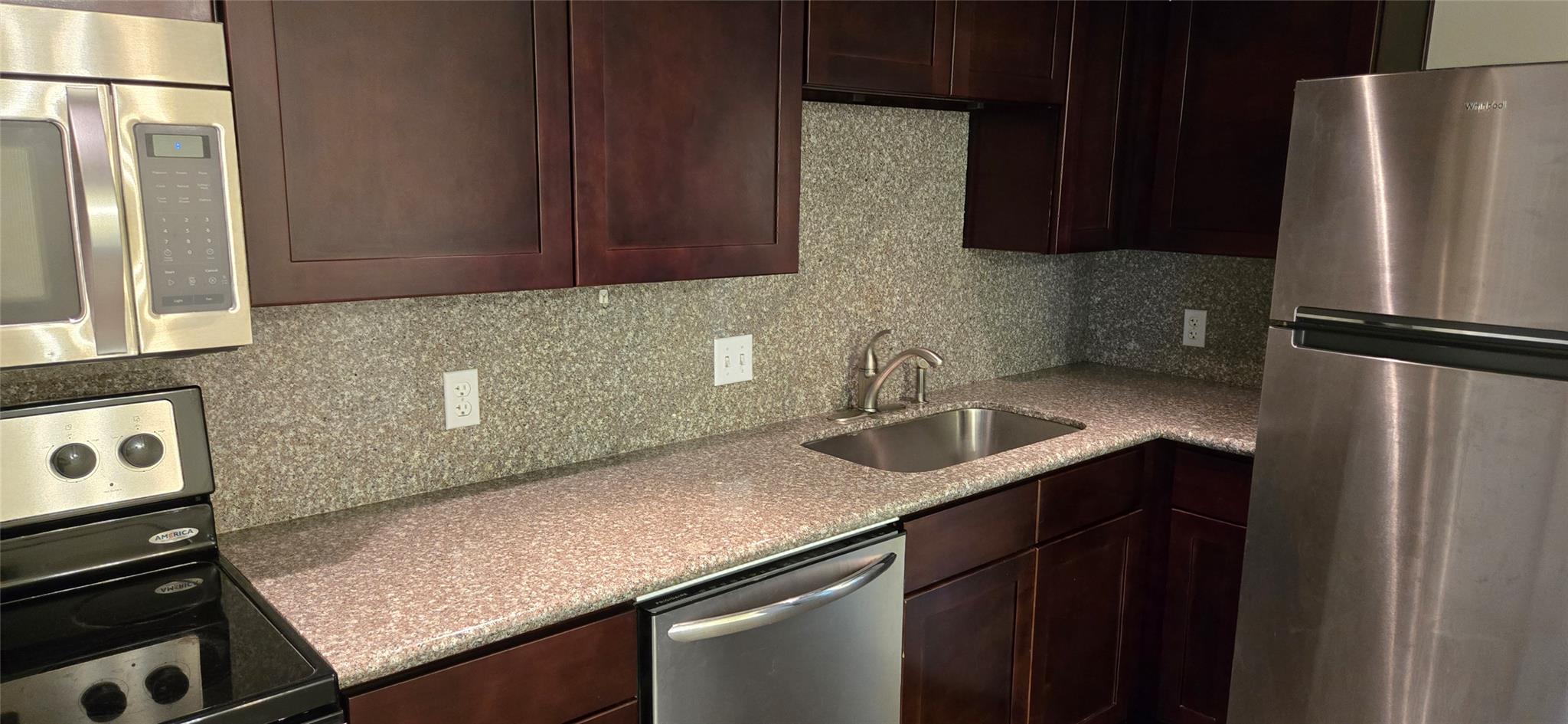8811 Dawnridge Cir #102 Property Photo 7