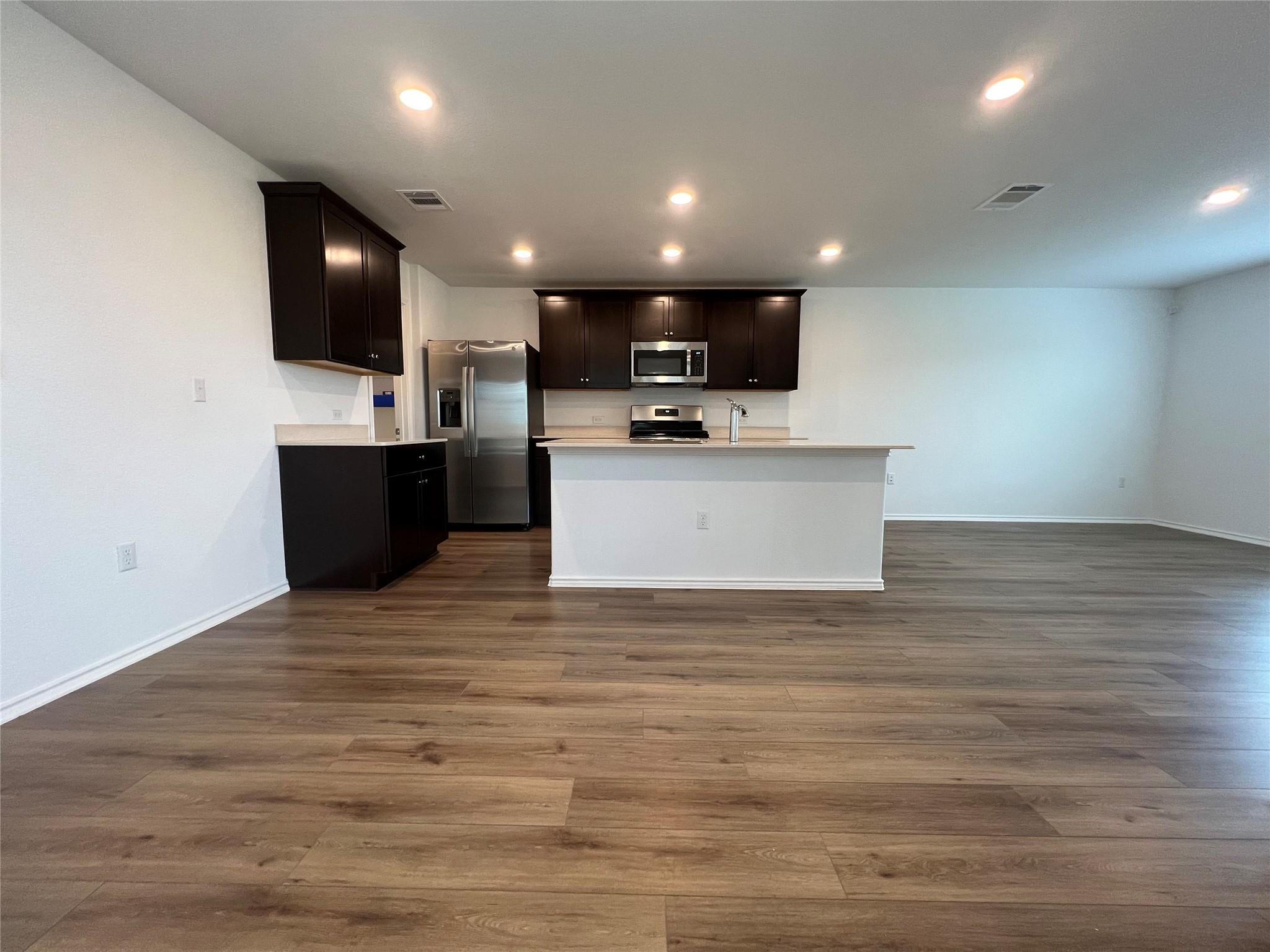 7224 Spotted Leaf Way Property Photo 5