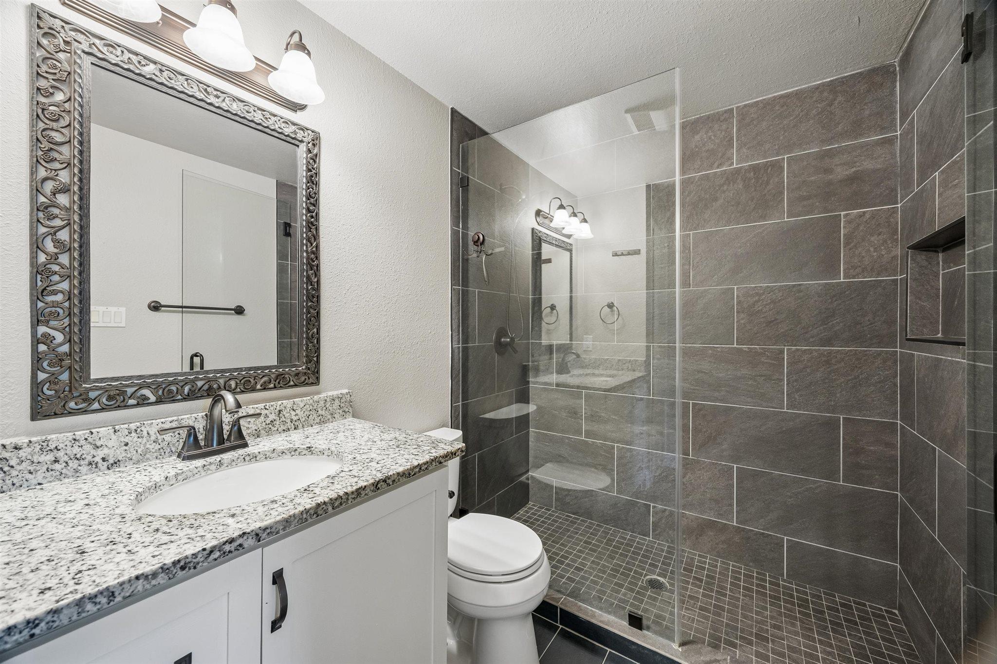 2500 Steck Ave #18 Property Photo 23