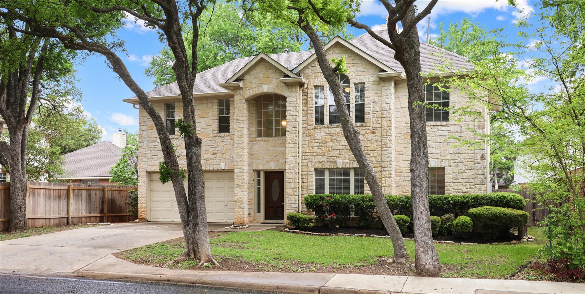 8002 Broken Branch Dr Property Photo