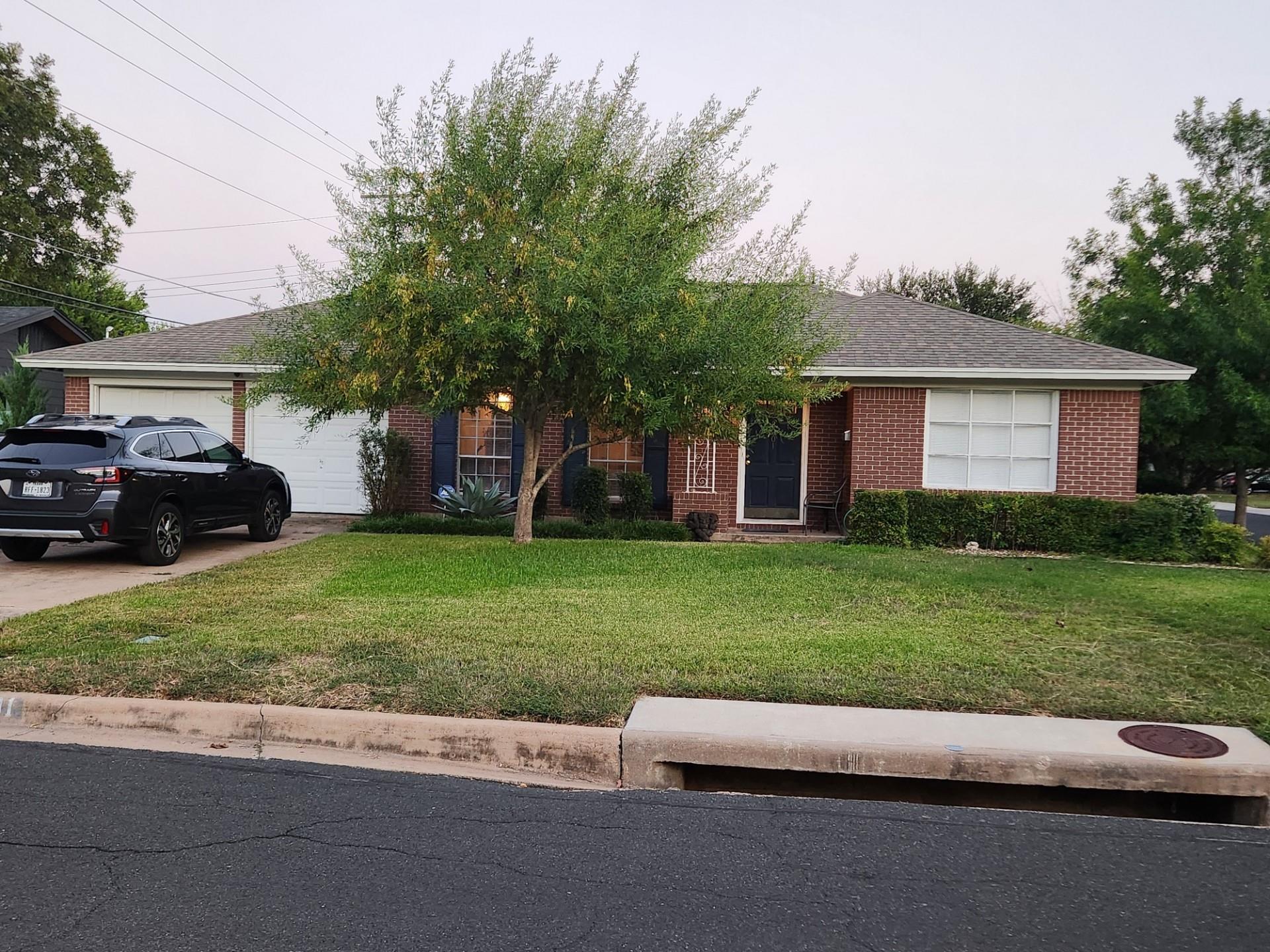 8001 Parkdale Dr Property Photo