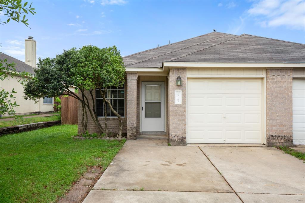 1225 Orchard Park Cir Property Photo 2
