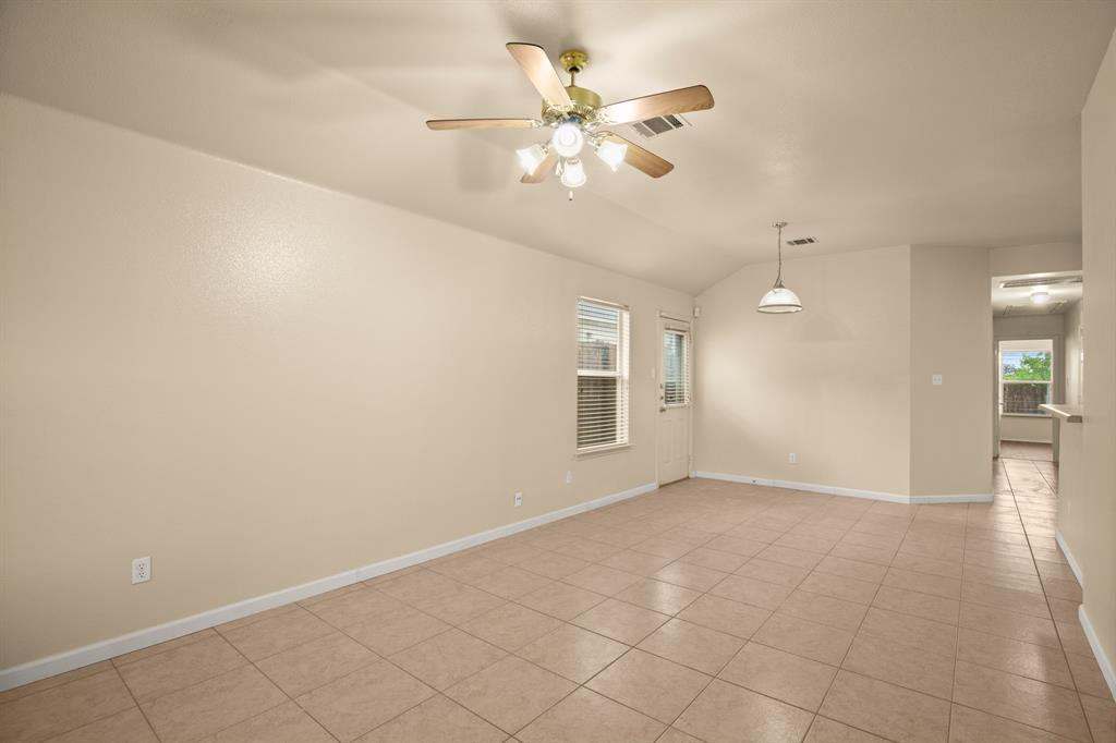 1225 Orchard Park Cir Property Photo 4