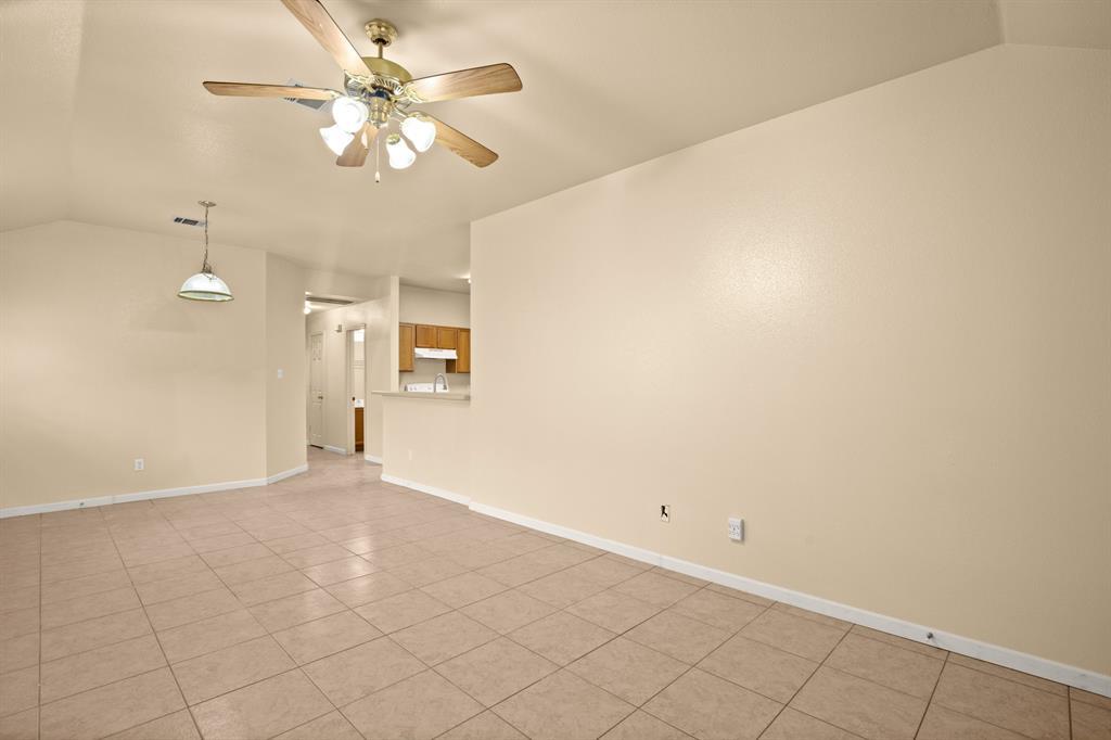 1225 Orchard Park Cir Property Photo 5