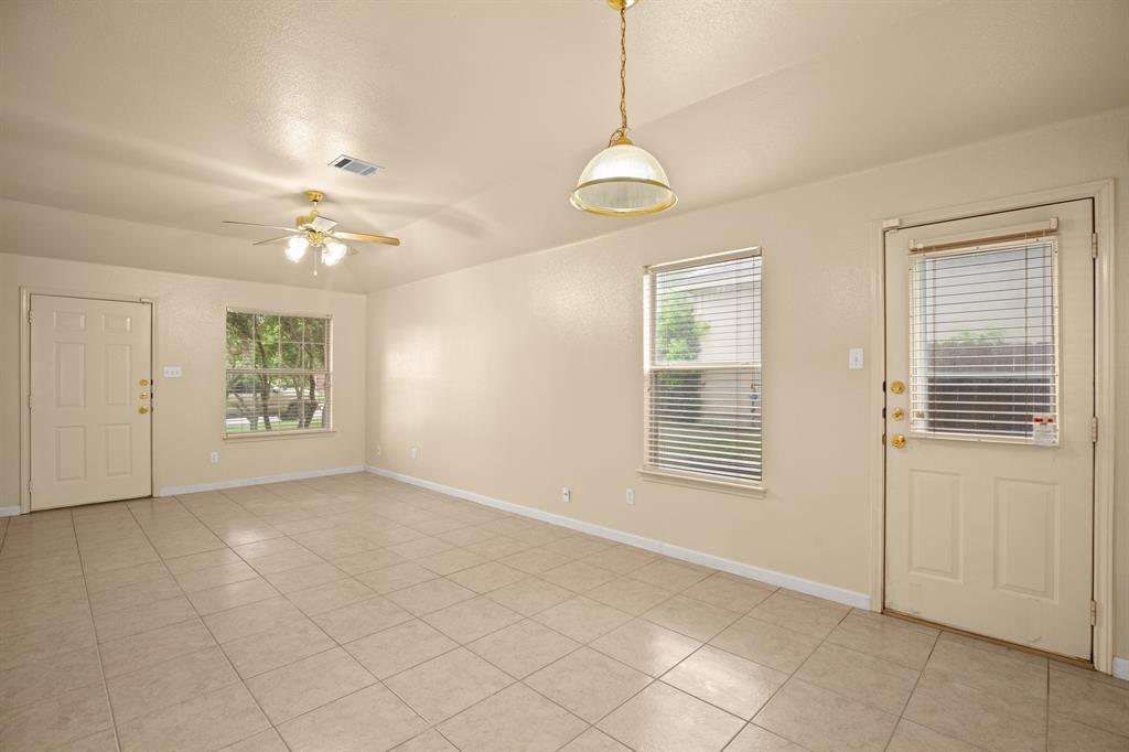 1225 Orchard Park Cir Property Photo 7