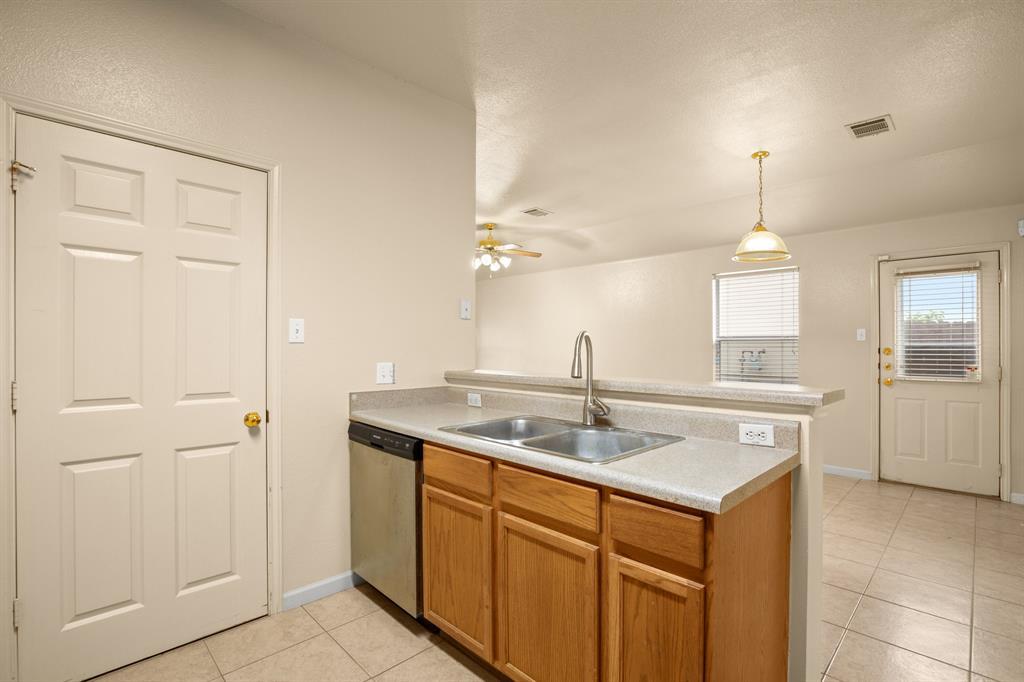 1225 Orchard Park Cir Property Photo 10